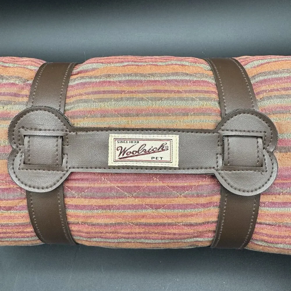 NWT Woolrich Pet Blanket 30x60 inches With Harness Buckle Straps & Handle Travel